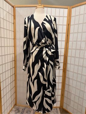 H&M Black and White Abstract Wrap Midi Dress